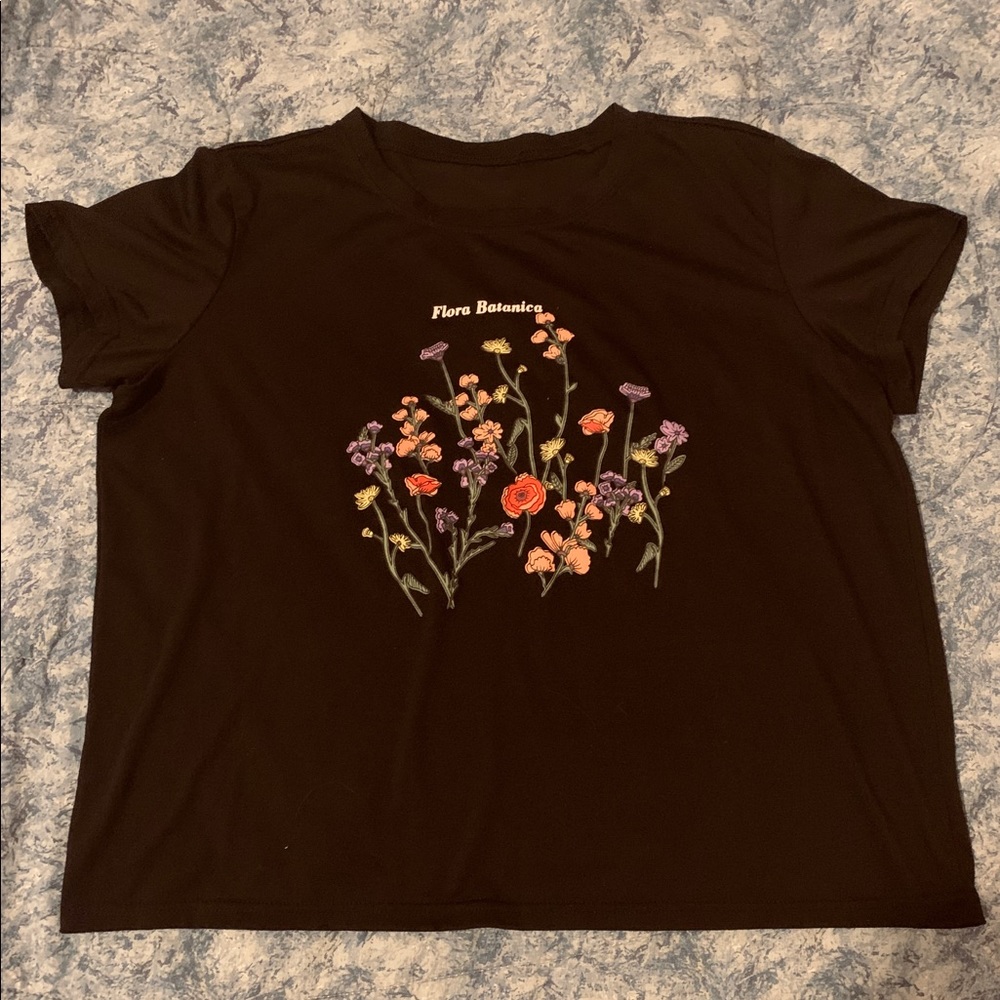 Floral Botanical Crop Tee 🌸